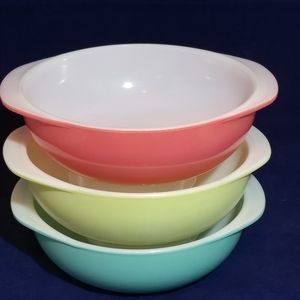 Set of 3 Vintage Pyrex Hostess Bowls